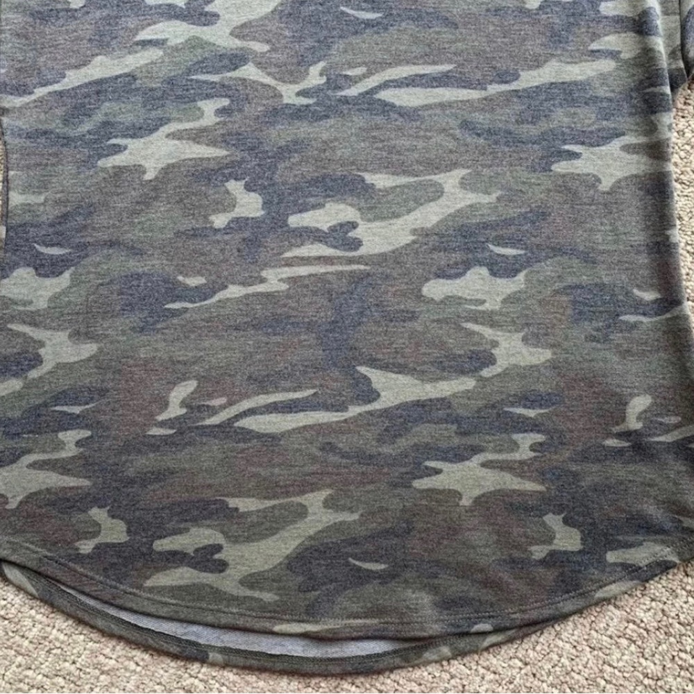 Green Envelope Camouflage Hooded Top Small NEW - Picture 2 of 6